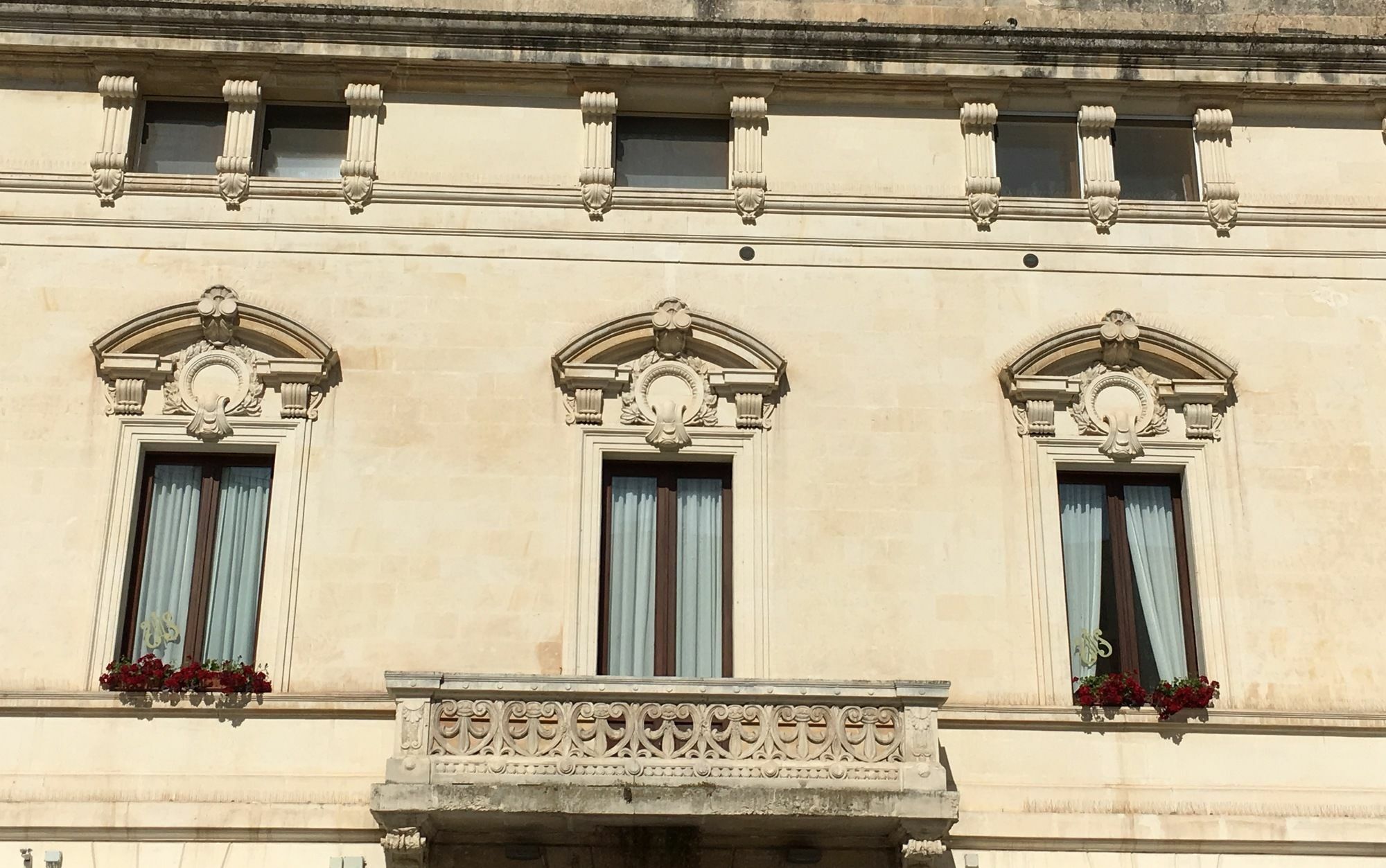 Apollo Suites Λέτσε Εξωτερικό φωτογραφία